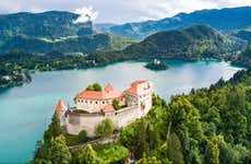 Excursión a Bled, la cueva Postojna y el castillo de Predjama